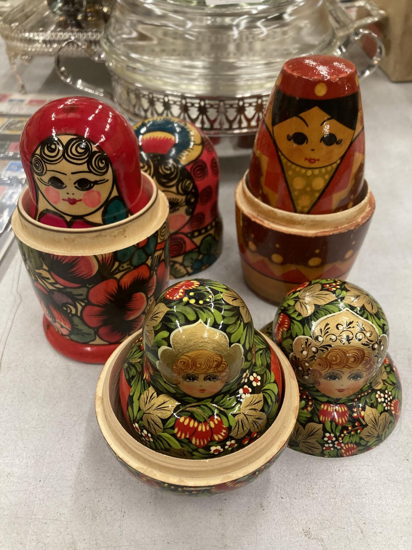 A GROUP OF THREE RUSSIAN LACQUERED DOLLS - Image 2 of 2