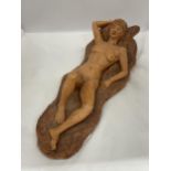A STUDIO POTTERY SCULPTURE OF A NAKED LADY