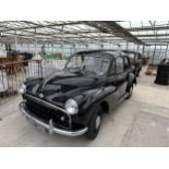 A 1950s MORRIS MINOR 1000 SPLIT SCREEN, NO V5, GOOD STARTER AND RUNNER (WHILST ALL DESCRIPTIONS