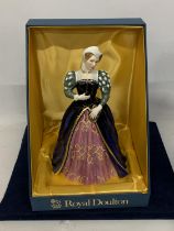 A LIMITED EDITION NO 236/5000 BOXED ROYAL DOULTON FIGURE QUEENS OF THE REALMS MARY QUEEN OF SCOTS HN