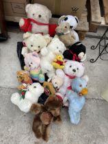 A LARGE ASSORTMENT OF VINTAGE TEDDY BEARS