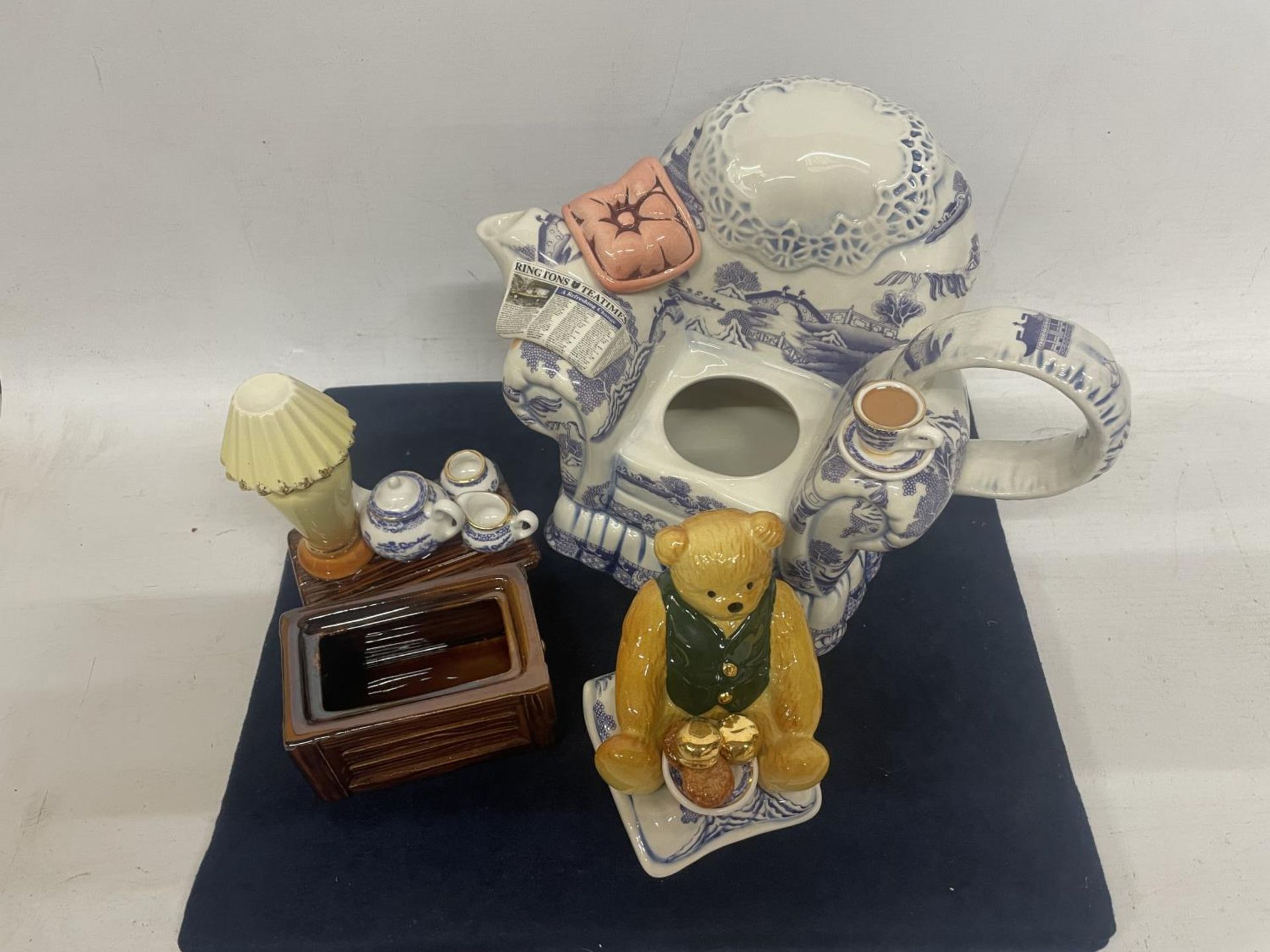 A RINGTONS TEA TIME TEAPOT WITH COA NUMBER 778 - Image 3 of 4