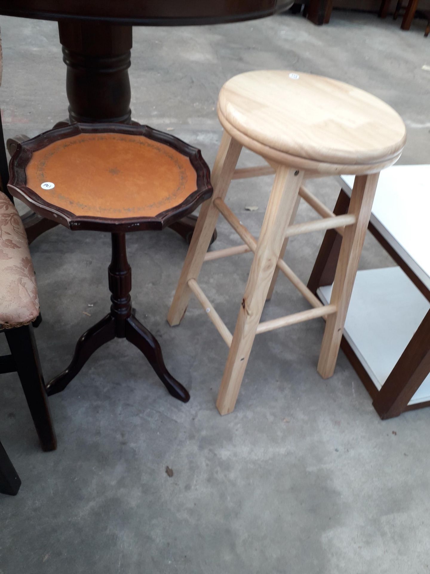 A MODERN TWO TIER COFFEE TABLE, WINE TABLE, TWO DOOR OAK CUPBOARD AND SWIVEL TOP STOOL - Image 2 of 2