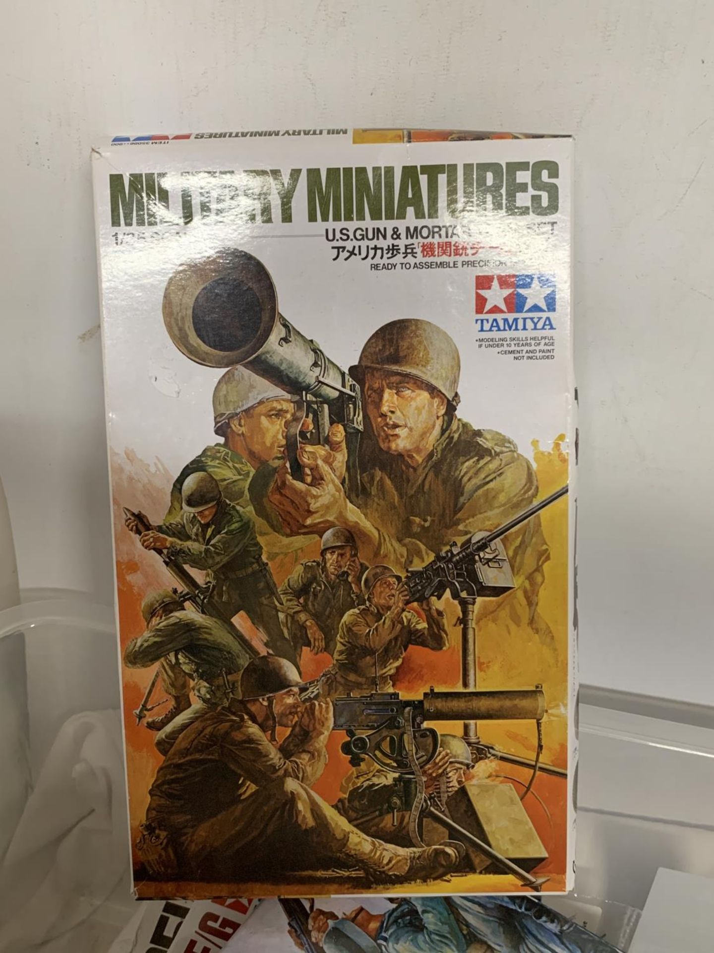 A QUANTITY OF MIITARY PRECISION MODEL KITS TO INCLUDE US GUN AND MORTAR TEAM, GERMAN PANZER - Bild 2 aus 4