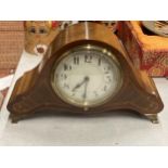 AN EDWARDIAN INLAID MAHOGANY MANTLE CLOCK