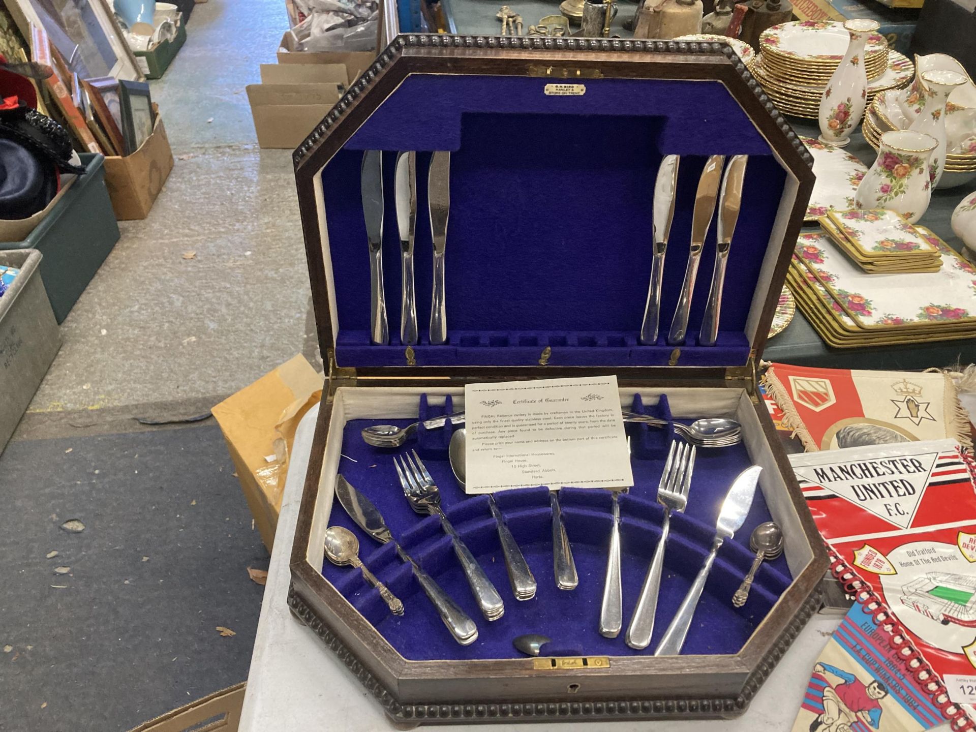 TWO VINTAGE SILVER PLATED FLATWARE SETS TO INCLUDE OAK CASED EXAMPLE - Image 5 of 6