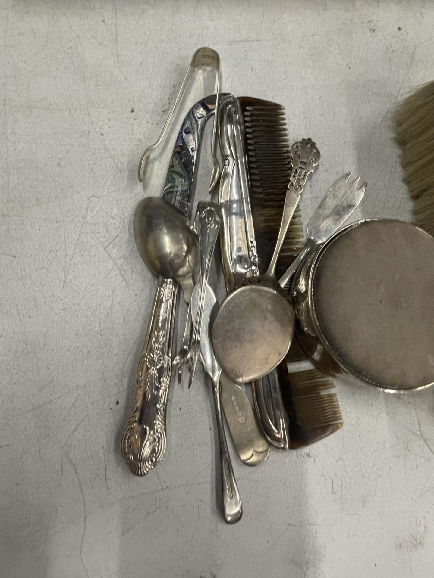 VARIOUS SILVER ITEMS TO INCLUDE TWO BRUSHES A PIN CUSHION AND SEVERAL ITEMS OF FLATWARE ETC - Image 3 of 6