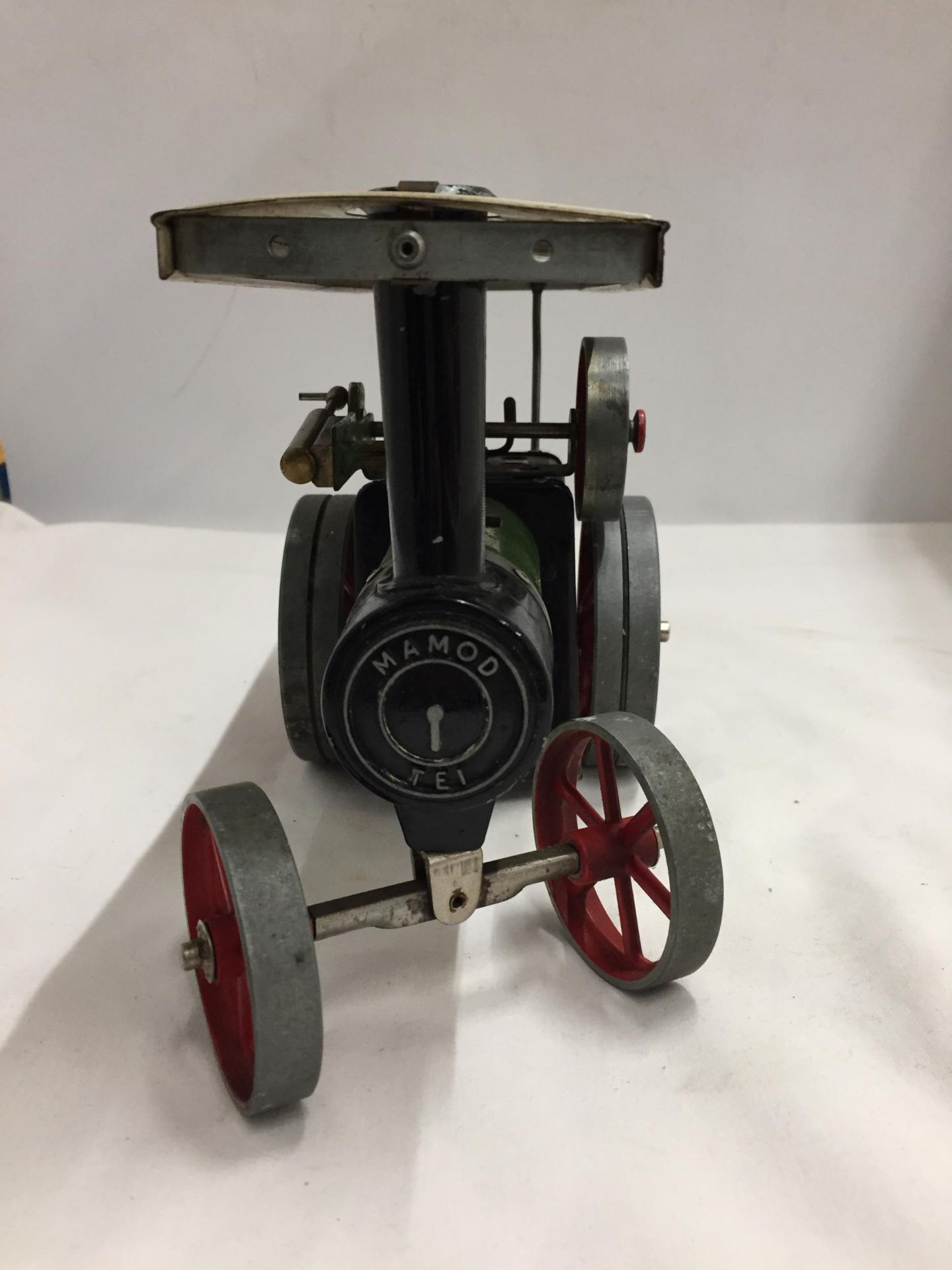 A VINTAGE MAMOD TE1 MODEL STEAM TRACTOR WITH BURNER - Image 2 of 4