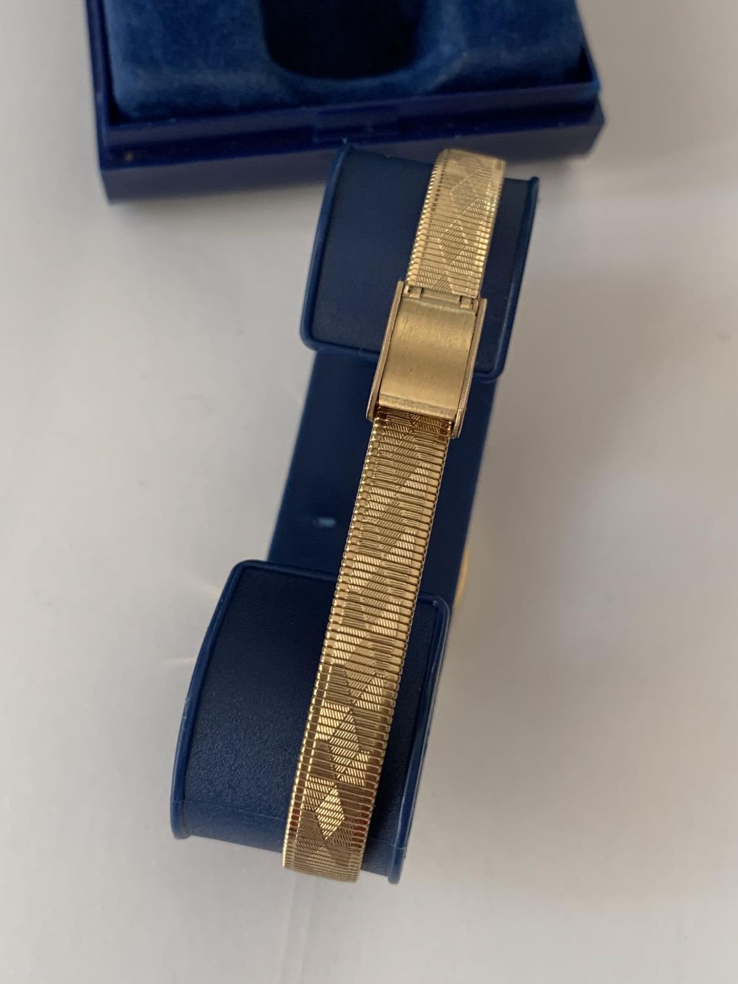 A LADIES SEKONDA WRIST WATCH IN A PRESENTATION BOX SEEN WORKING BUT NO WARRANTY - Image 3 of 3