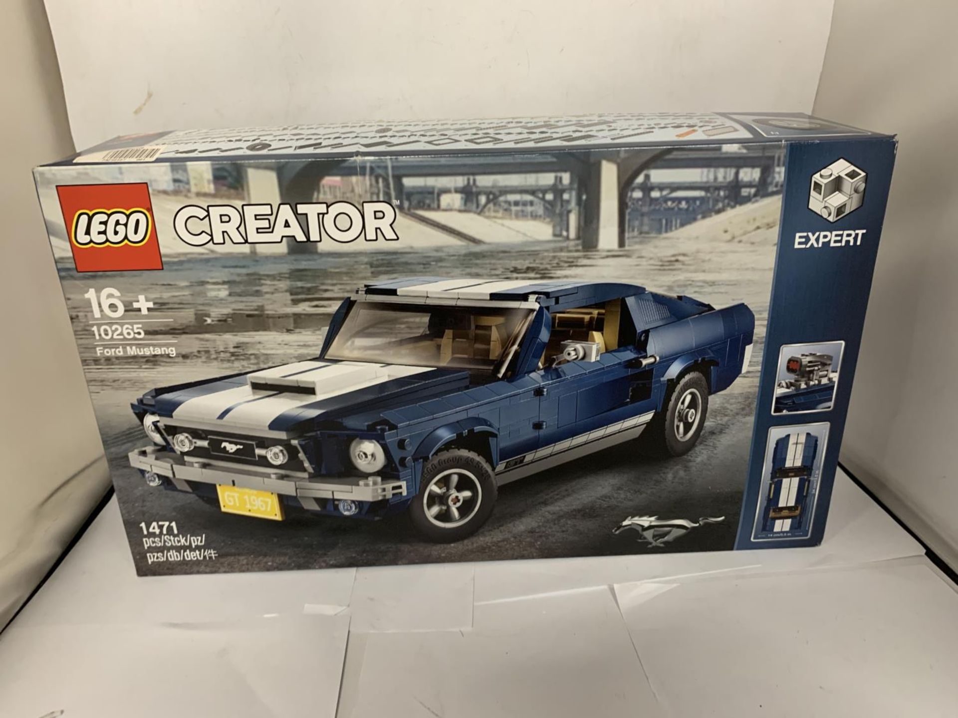 A BOXED LEGO CREATOR FORD MUSTANG 10265