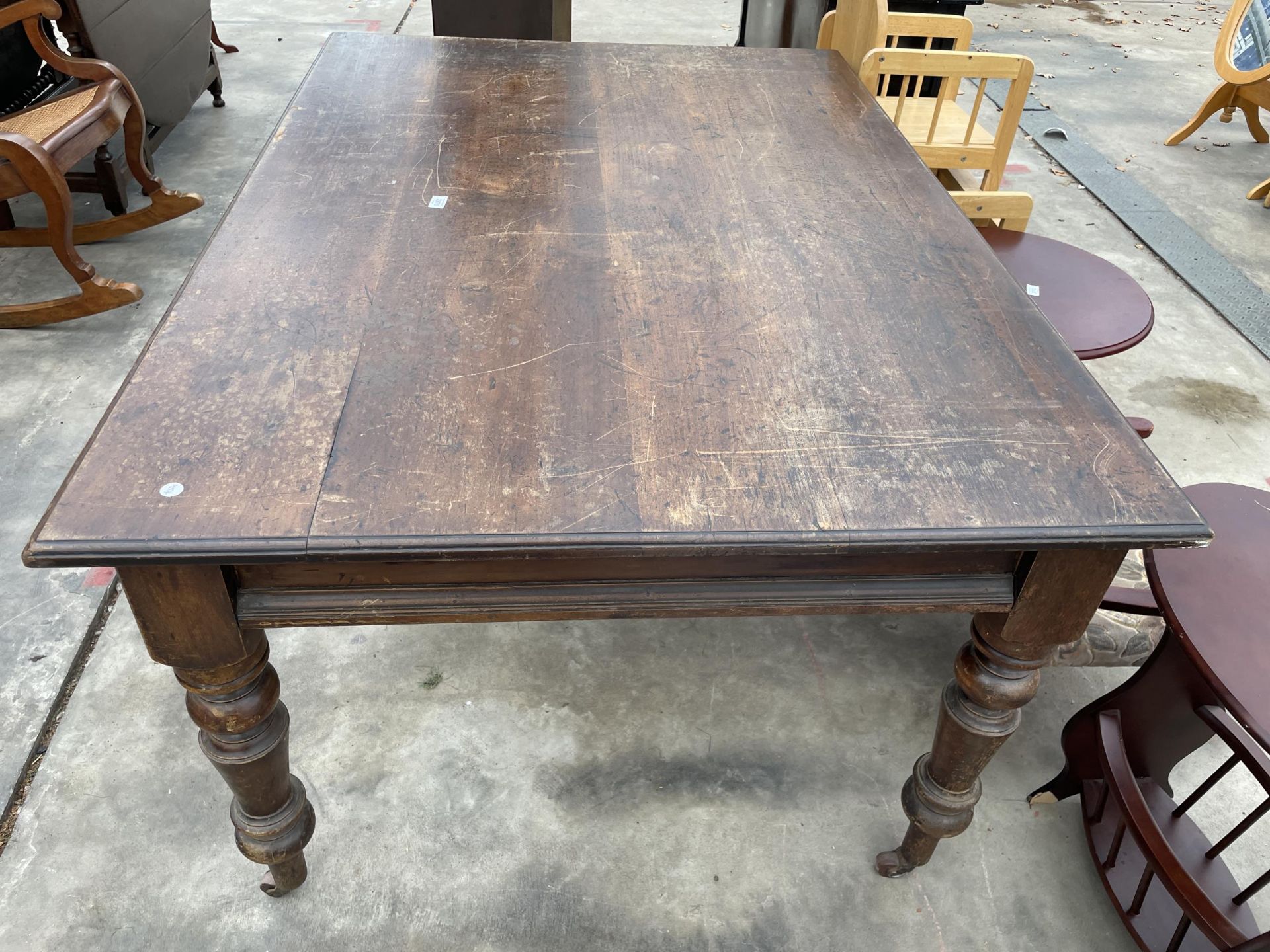 A LATE VICTORIAN MAHOGANY AND BEECH DINING TABLE ON TURNED LEGS, 60 X 41" - Image 3 of 3