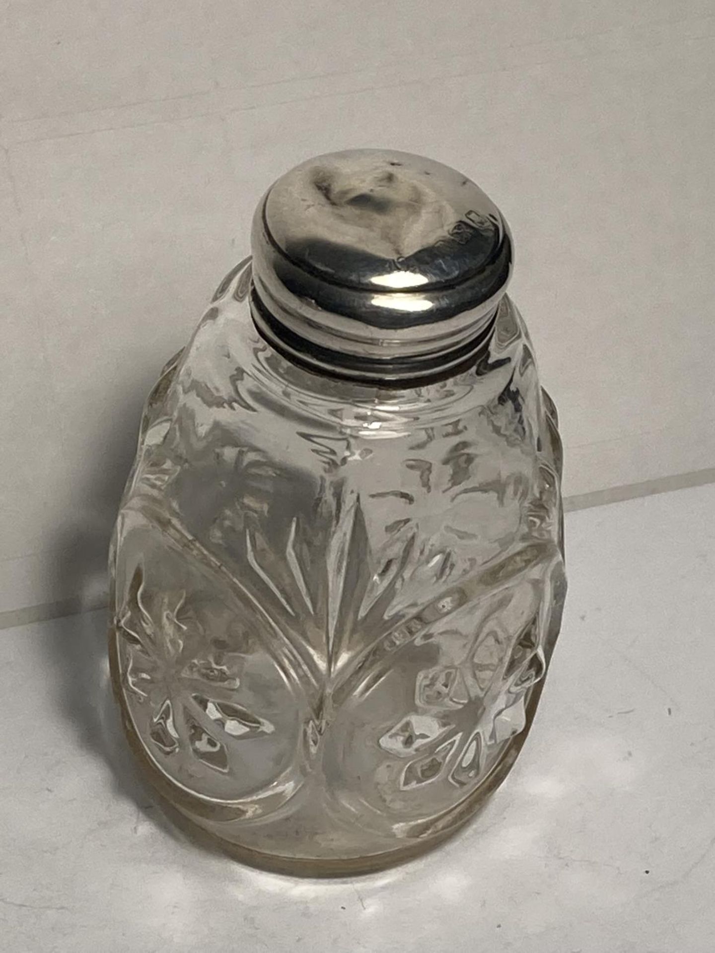TWO CUT GLASS BOTTLES WITH HALLMARKED SILVER TOPS ONE BIRMINGHAM AND ONE INDISTINCT - Image 4 of 5