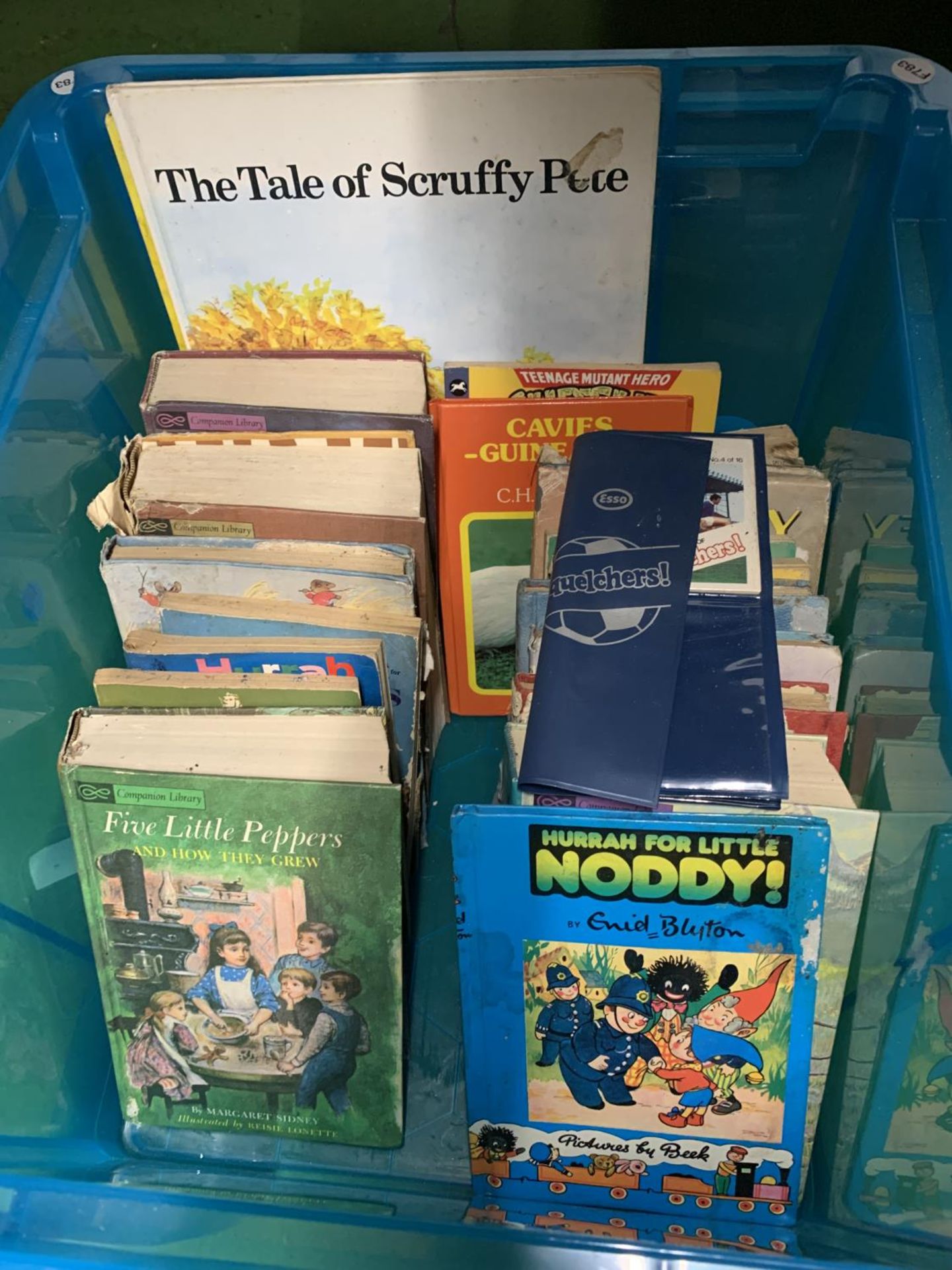 A COLLECTION OF VINTAGE CHILDREN'S BOOKS TO INCLUDE ENID BLYTON, ETC