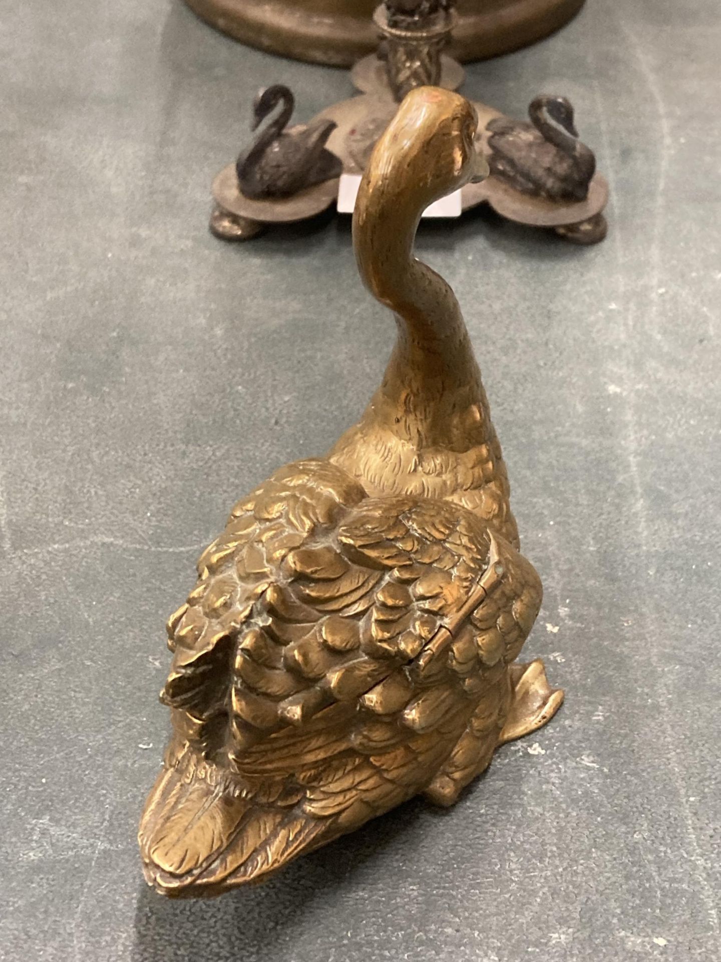 A BRASS GERMAN GESCHUTZT SWAN INKWELL - Image 3 of 4