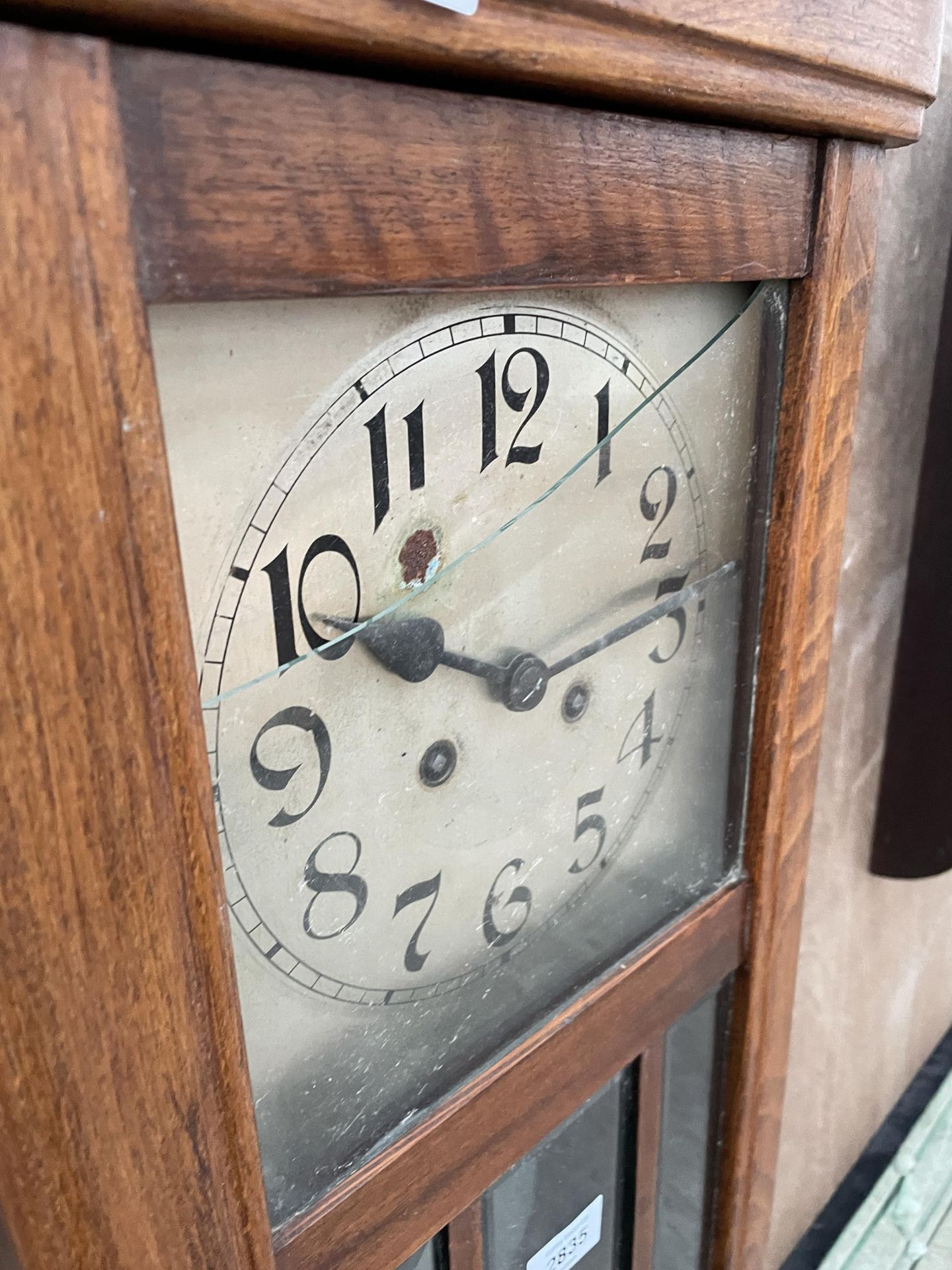 AN EARLY 20TH CENTURY BEECH EIGHT-DAY WALL CLOCK - Image 3 of 3