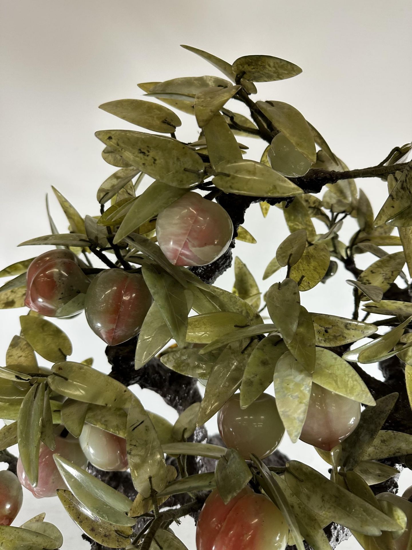 A LARGE AND IMPRESSIVE ORIENTAL MODEL OF A BONSAI TREE WITH GREEN GLASS LEAVES AND PINK FRUIT - Image 3 of 12