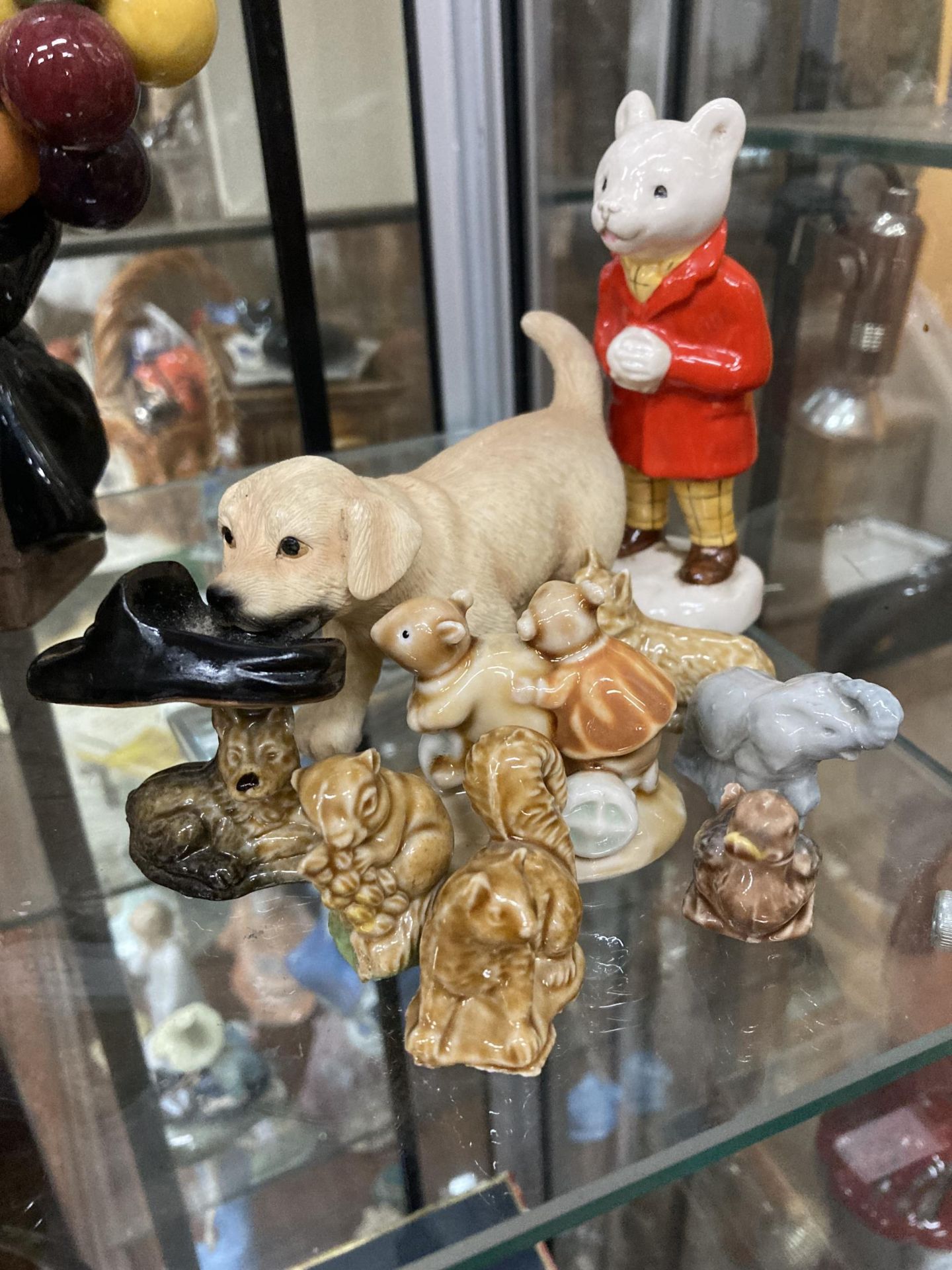 A COLLECTION OF ANIMAL FIGURES, JOHN BESWICK RUPERT THE BEAR, LEONARDO PUPPY, WADE WHIMSIES ETC - Image 2 of 5