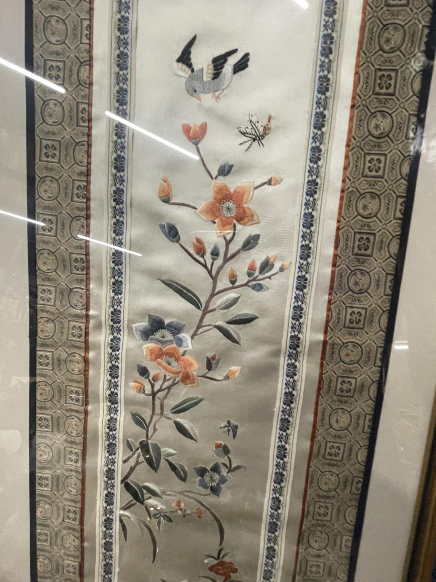 A FRAMED ORIENTAL NEEDLEWORK ON SILK PANEL - Image 2 of 2