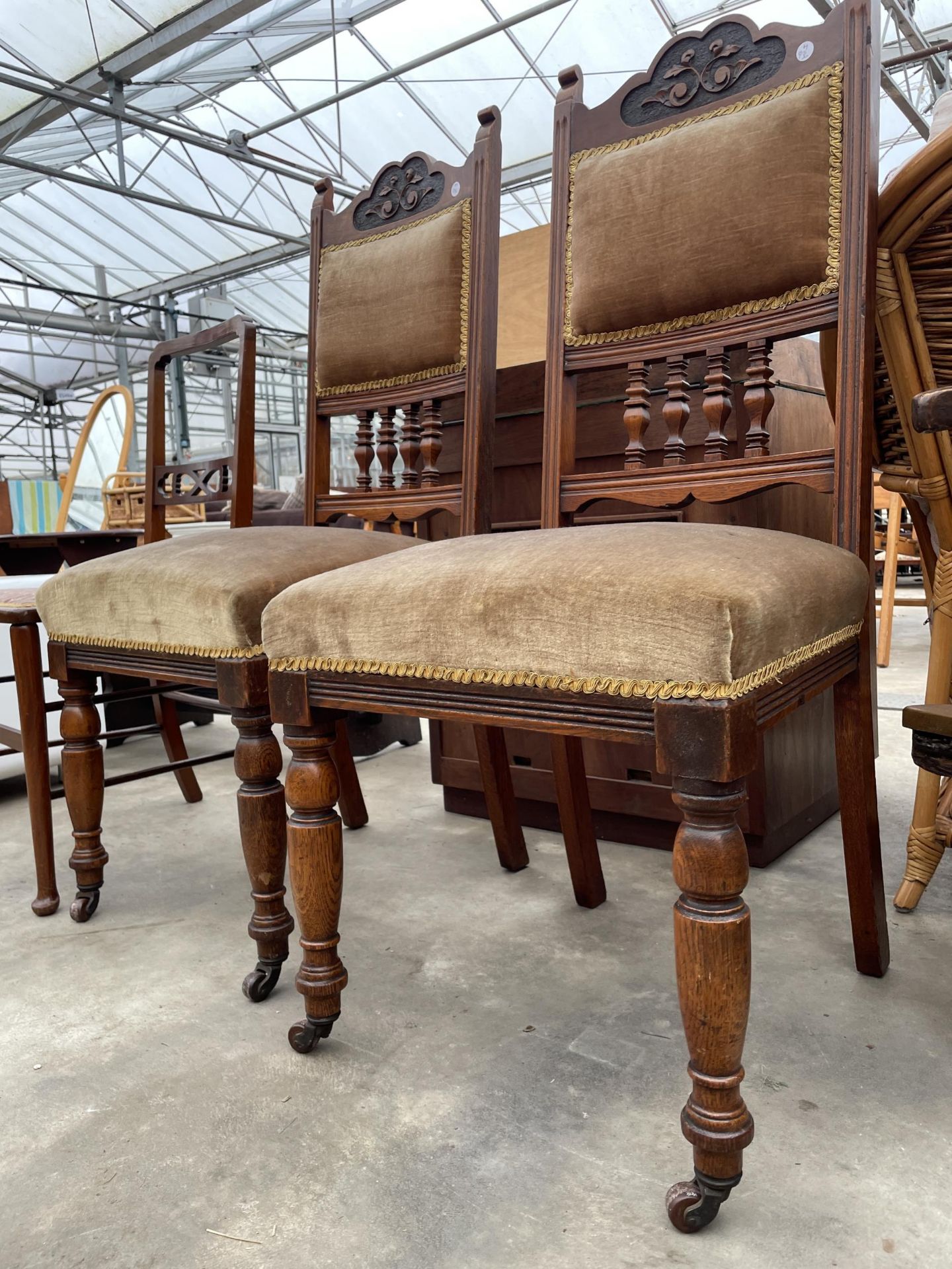 A PAIR OF LATE VICTORIAN DINING CHAIRS AND EDWARDIAN BEDROOM CHAIR - Image 4 of 4