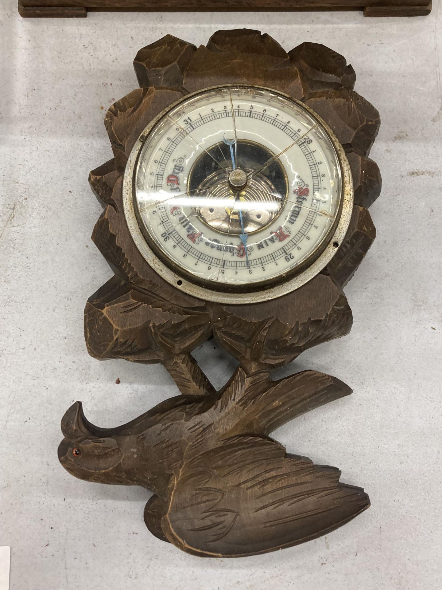 TWO VINTAGE WOODEN CASED ITEMS - SMITHS MANTLE CLOCK AND BAROMETER - Image 3 of 3