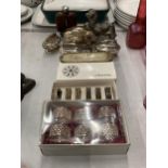 A GROUP OF SILVER PLATED ITEMS - BOXED NAPKIN RINGS, HIP FLASK ETC