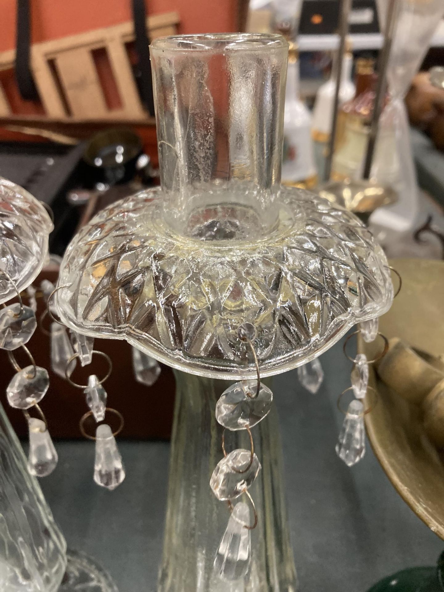 A PAIR OF VINTAGE GLASS TABLE LUSTRES WITH GLASS DROPLETS - Image 2 of 2