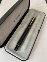 A BOXED PARKER FOUNTAIN PEN