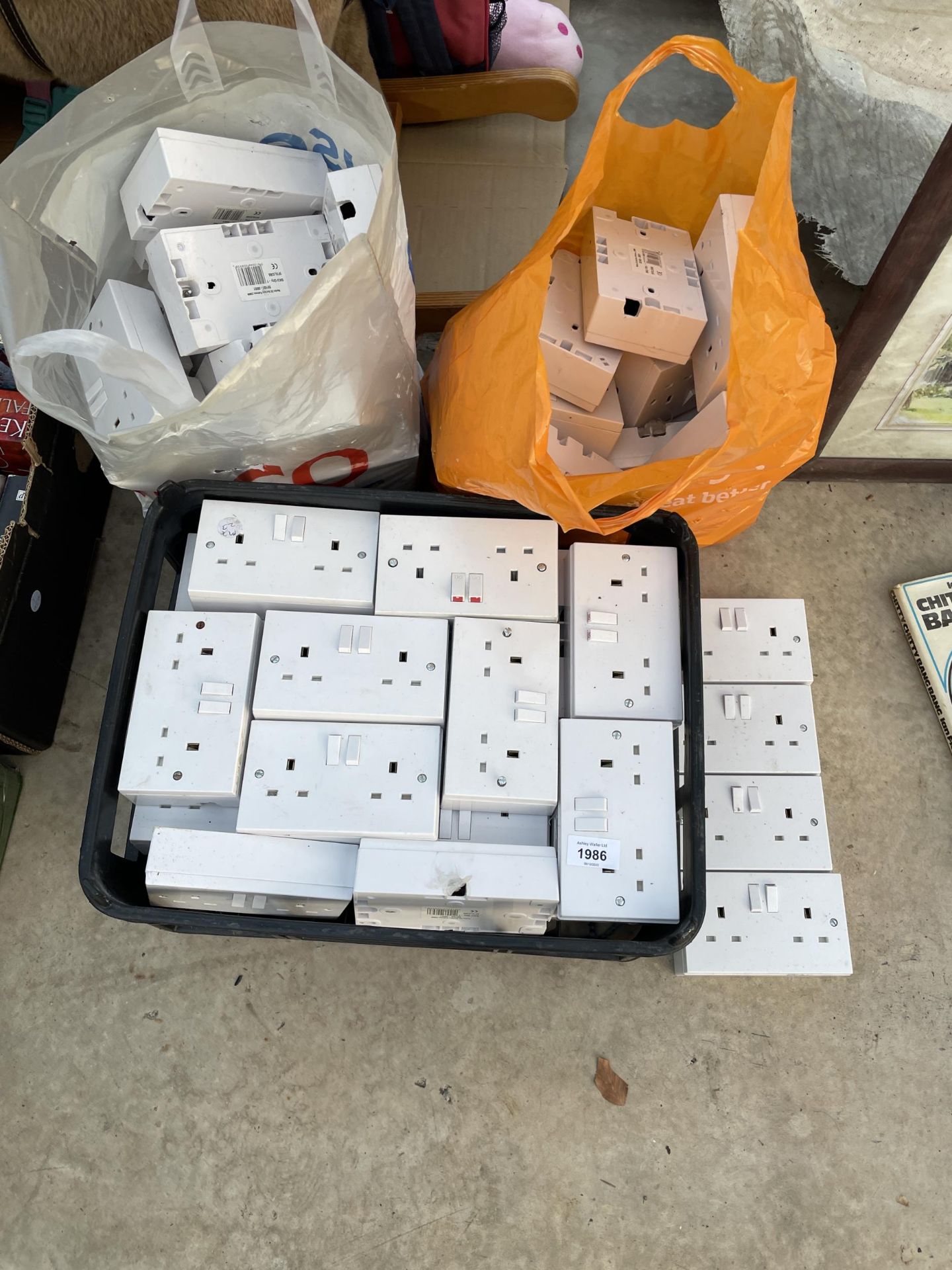 A LARGE QUANTITY OF ELECTRIC PLUG SOCKETS