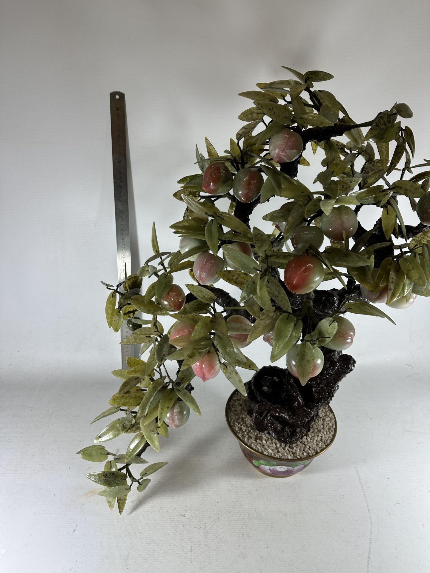 A LARGE AND IMPRESSIVE ORIENTAL MODEL OF A BONSAI TREE WITH GREEN GLASS LEAVES AND PINK FRUIT - Image 11 of 12