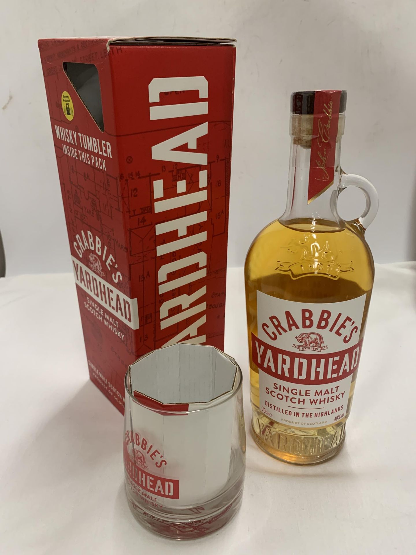 A BOXED 70CL BOTTLE - CRABBIE'S YARDHEAD SINGLE MALT WHISKY WITH BRANDED GLASS - Bild 2 aus 4