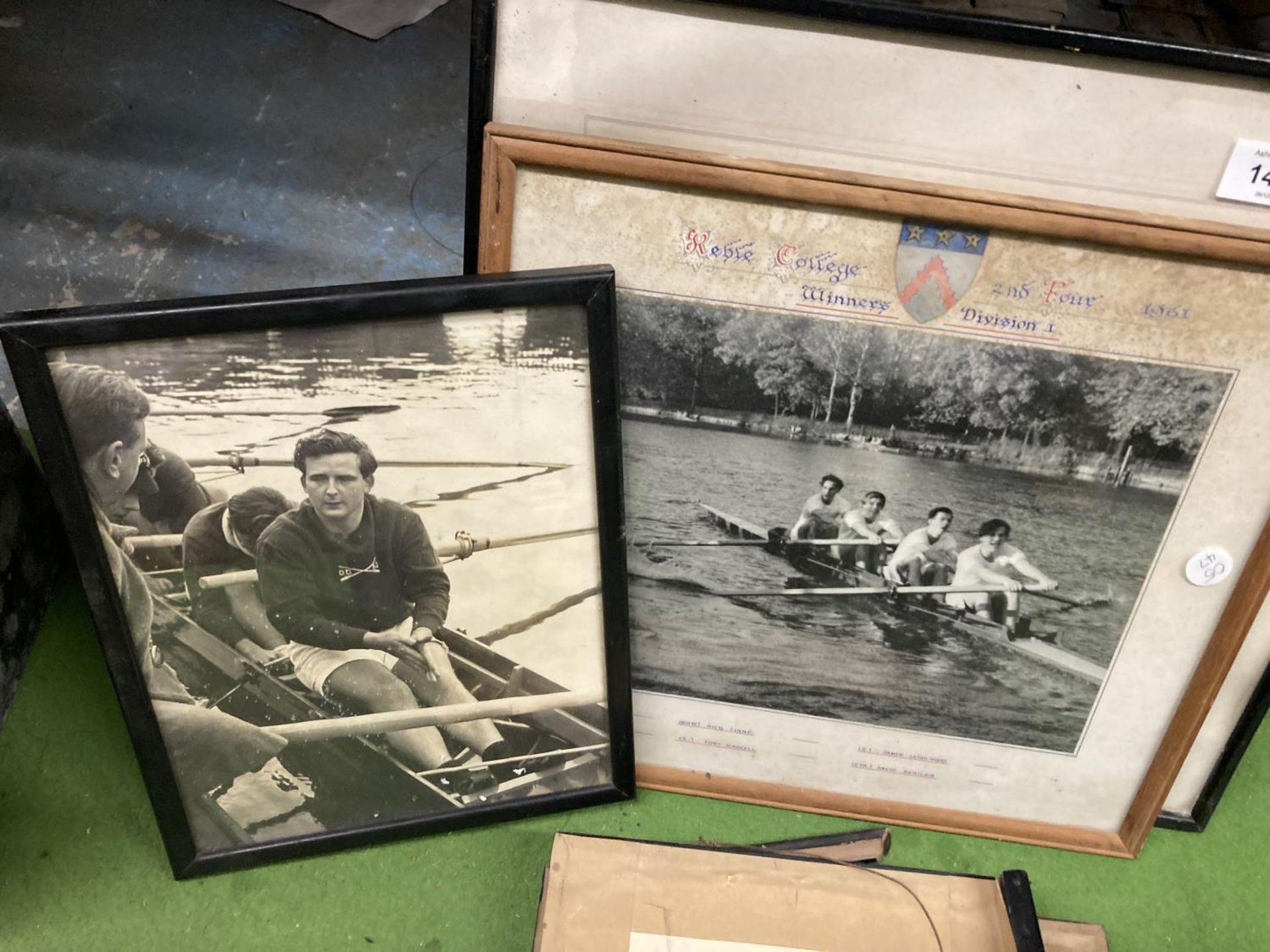 A GROUP OF 1950/1960S PHOTOS OF THE OXFORD V CAMBRIDGE BOAT RACE AND ALSO THE HENLEY REGATTA - Bild 3 aus 4