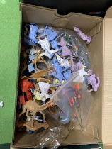 A QUANTITY OF PLASTIC TOY SOLDIERS, ARABS AND CAMELS
