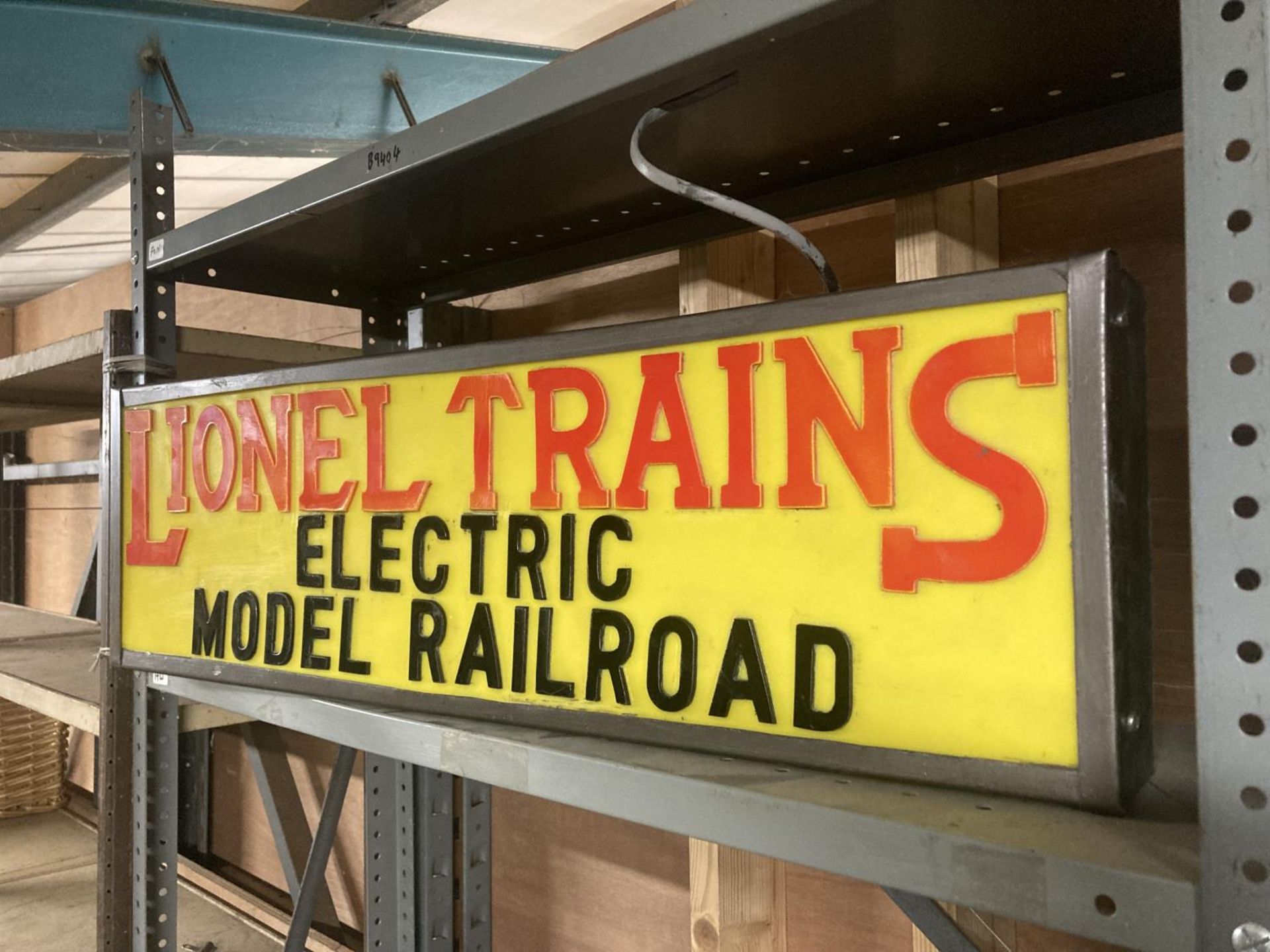 A LIONEL TRAINS ELECTRIC MODEL RAILROAD ILLUMINATED LIGHTBOX SIGN - Image 3 of 4