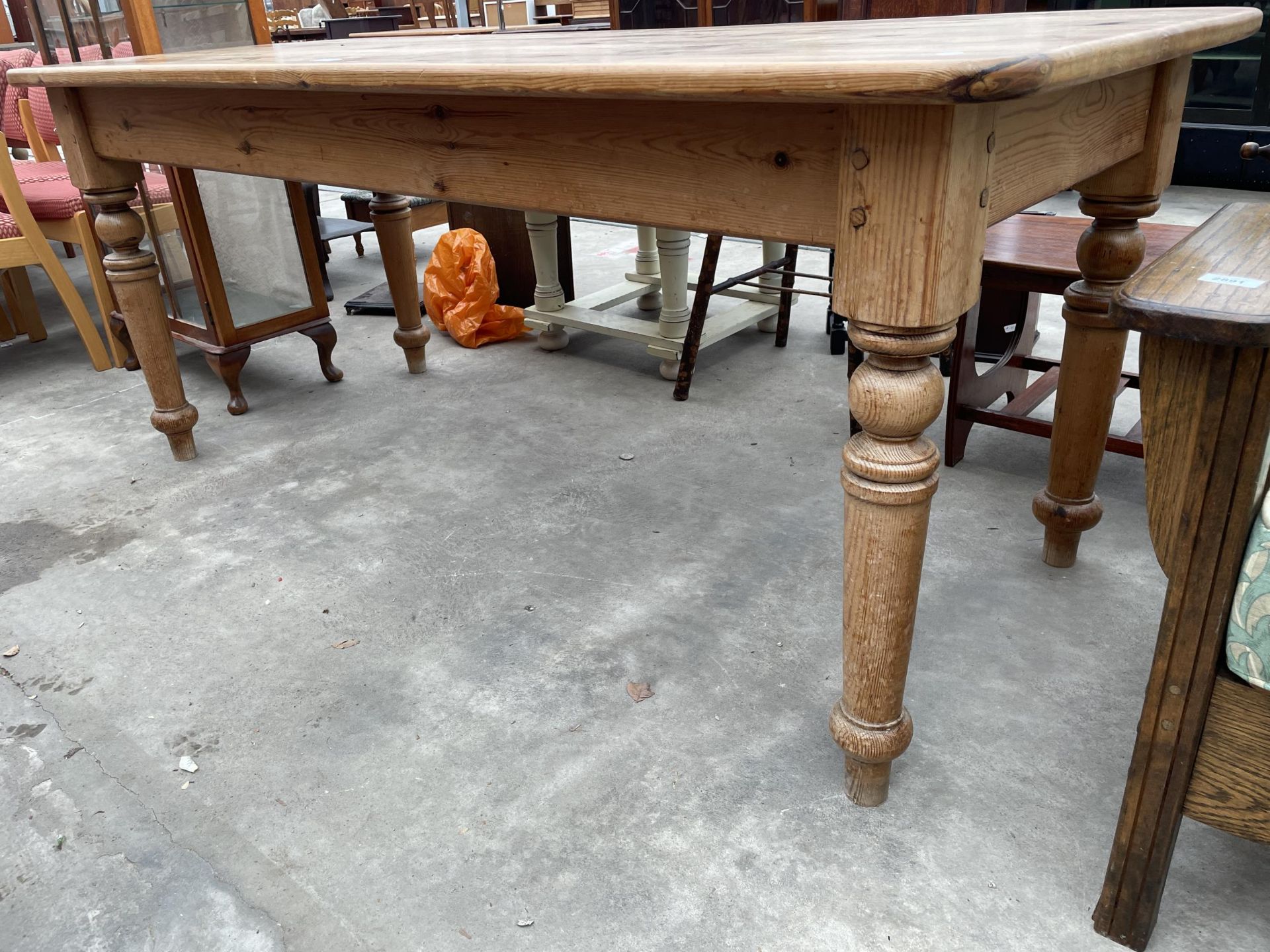 A PINE KITCHEN TABLE ON TURNED LEGS, 72 X 31" - Image 2 of 3