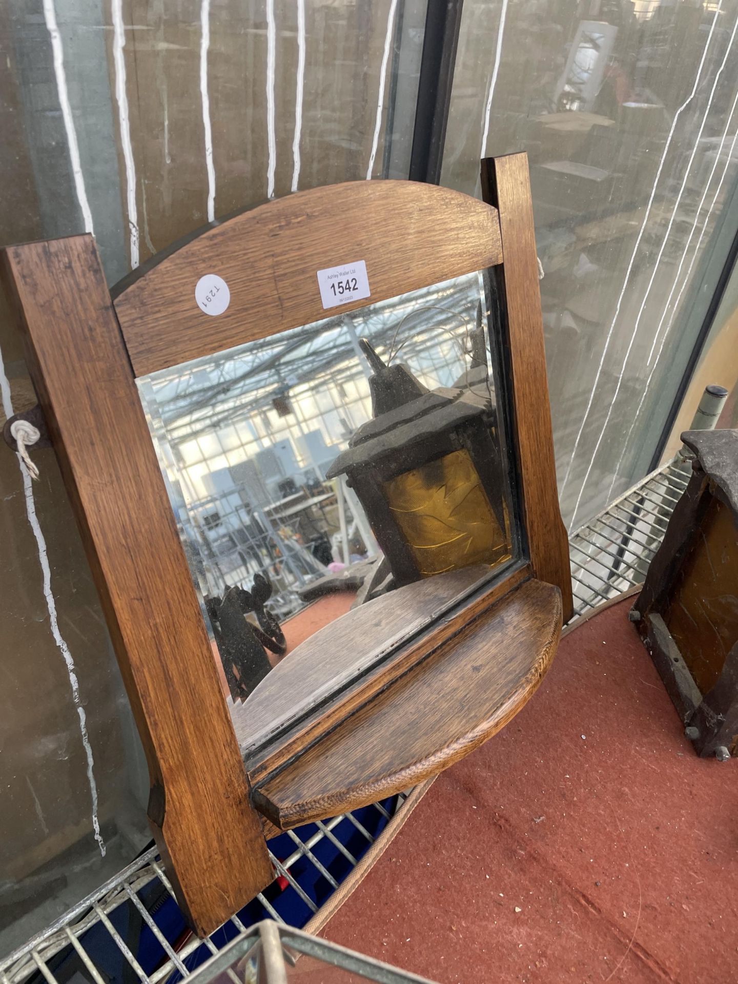 AN OAK FRAMED WALL MIRROR WITH LOWER SHELF - Image 2 of 2