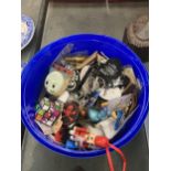 A BOX OF ASSORTED COLLECTABLES, KEYRINGS, BADGES ETC