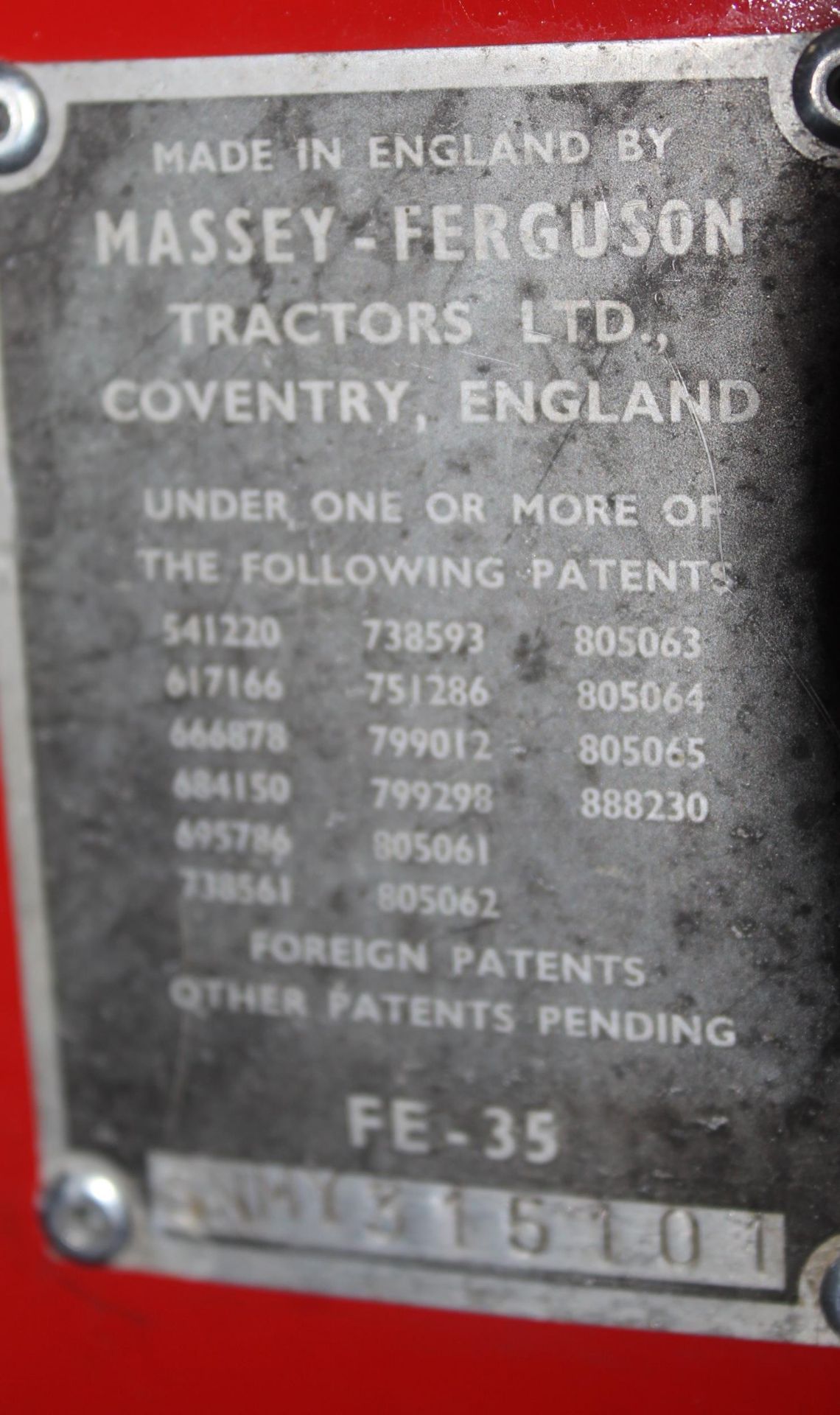 A MASSEY FERGUSON 35X TRACTOR, REGISTRATION NO. ATL 371A AND WITH A NEW BATTERY + LOG BOOK - Image 6 of 7