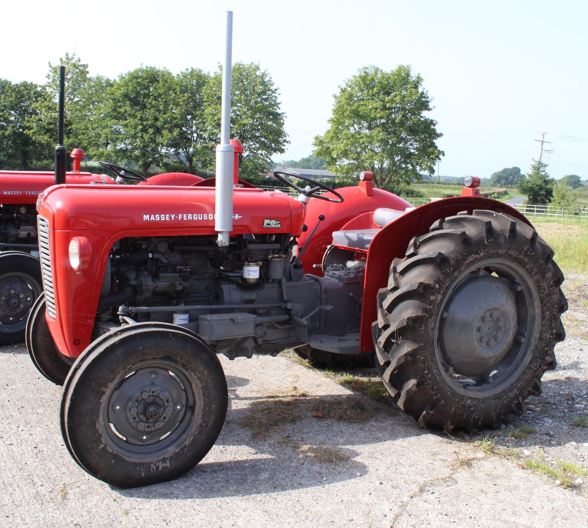 A MASSEY FERGUSON 35X TRACTOR, REGISTRATION NO. ATL 371A AND WITH A NEW BATTERY + LOG BOOK