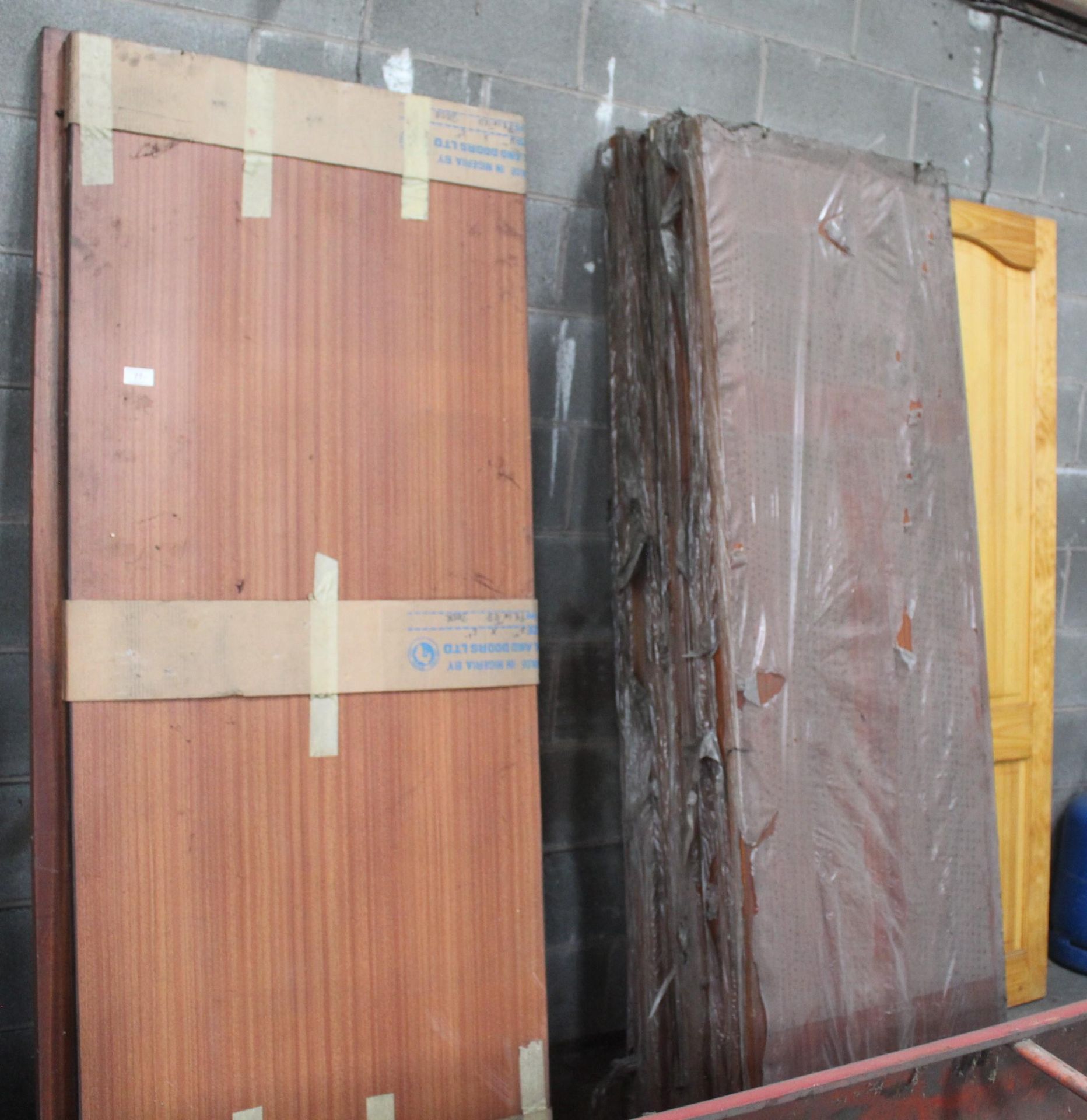 A LARGE QUANTITY OF INTERNAL WOODEN DOORS