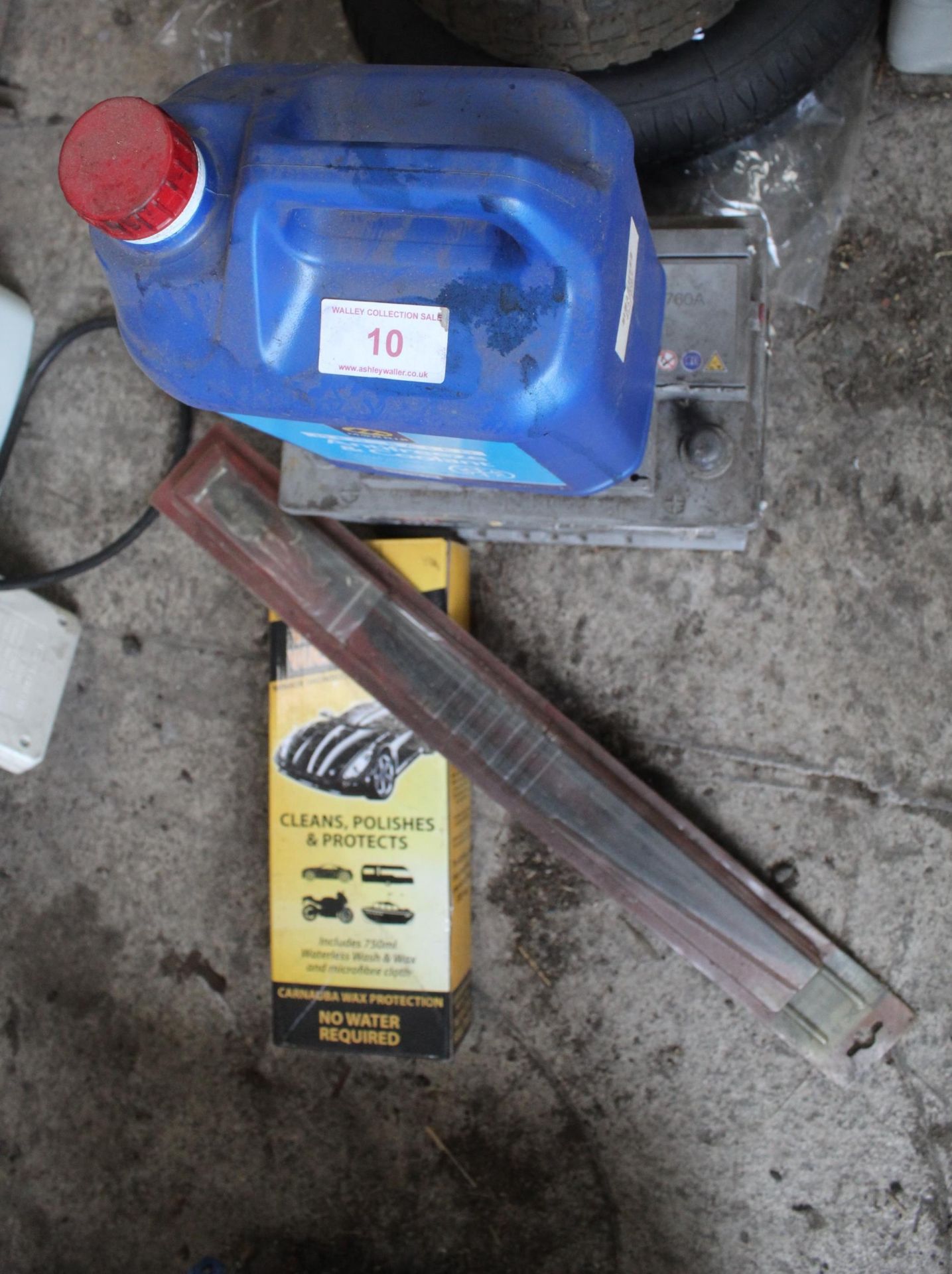 AN ASSORTMENT OF ITEMS TO INCLUDE A BATTERY CHARGER, A CAR BATTERY AND A DRUM OF ANTIFREEZE ETC - Image 2 of 2