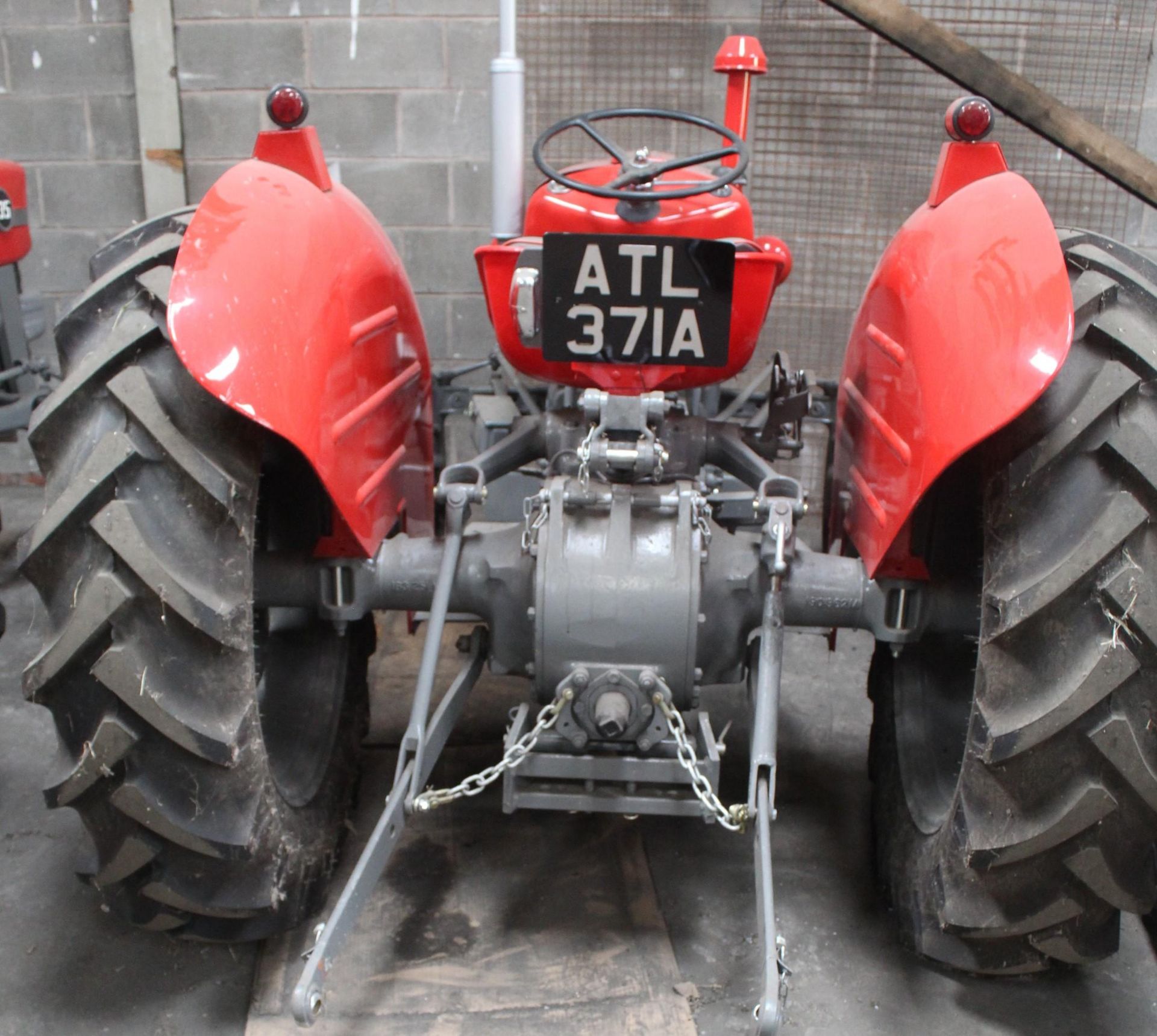 A MASSEY FERGUSON 35X TRACTOR, REGISTRATION NO. ATL 371A AND WITH A NEW BATTERY + LOG BOOK - Image 5 of 7