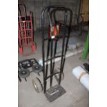 A WORKZONE TWO WHEELED METAL SACK TRUCK WITH RUBBER TYRES