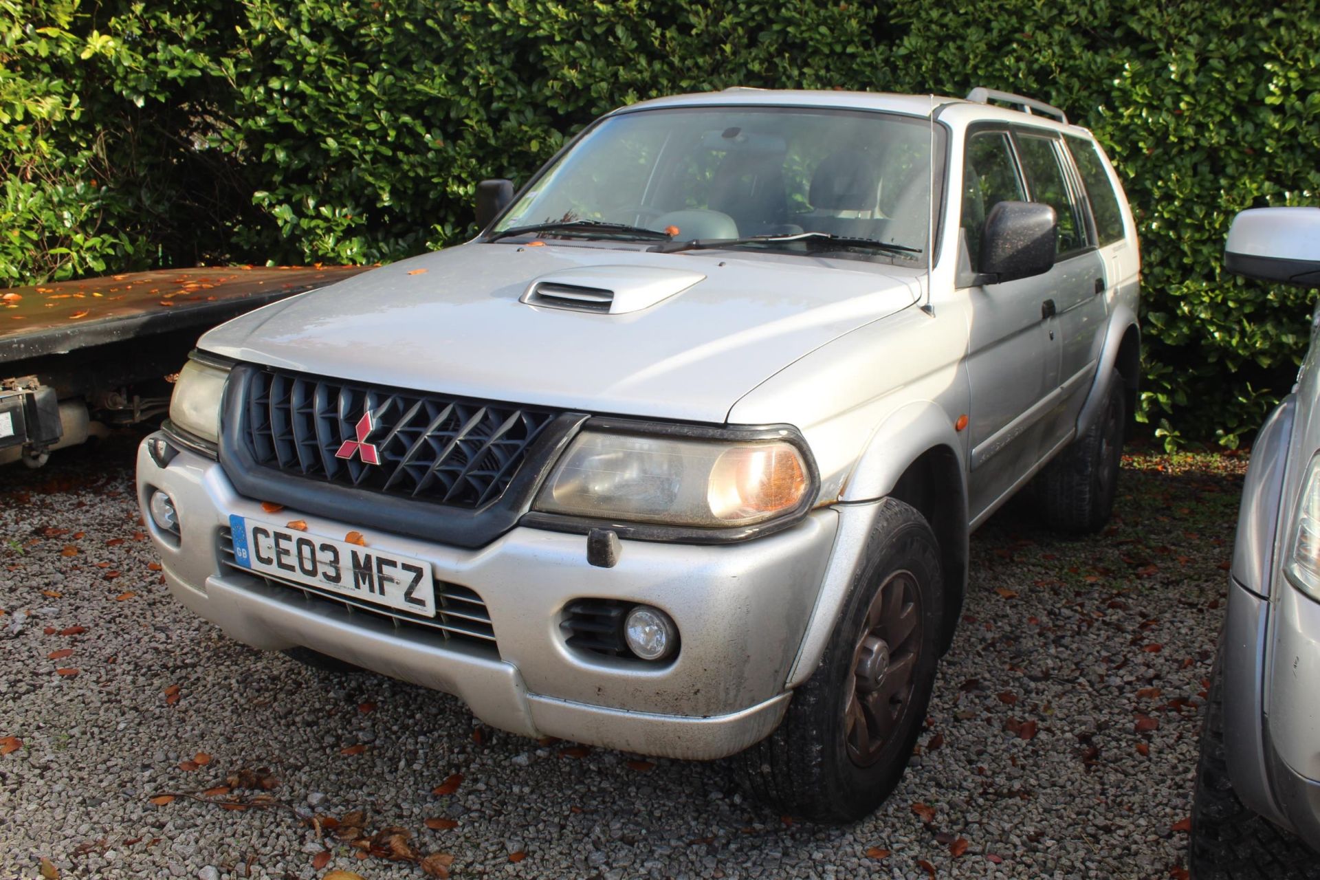 MITSUBISHIB SHOGUN SPORT, 5 DOOR, MANUAL, DIESEL, SILVER MILEAGE 134000 REG CE03MFZ (2003) MOT - Image 2 of 5