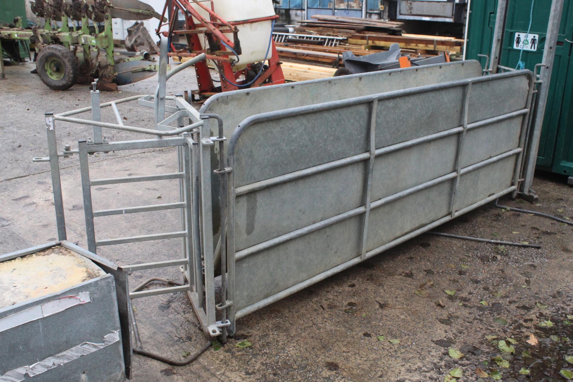 A SHEEP RACE WITH 4 HURDLES NO VAT - Image 4 of 6