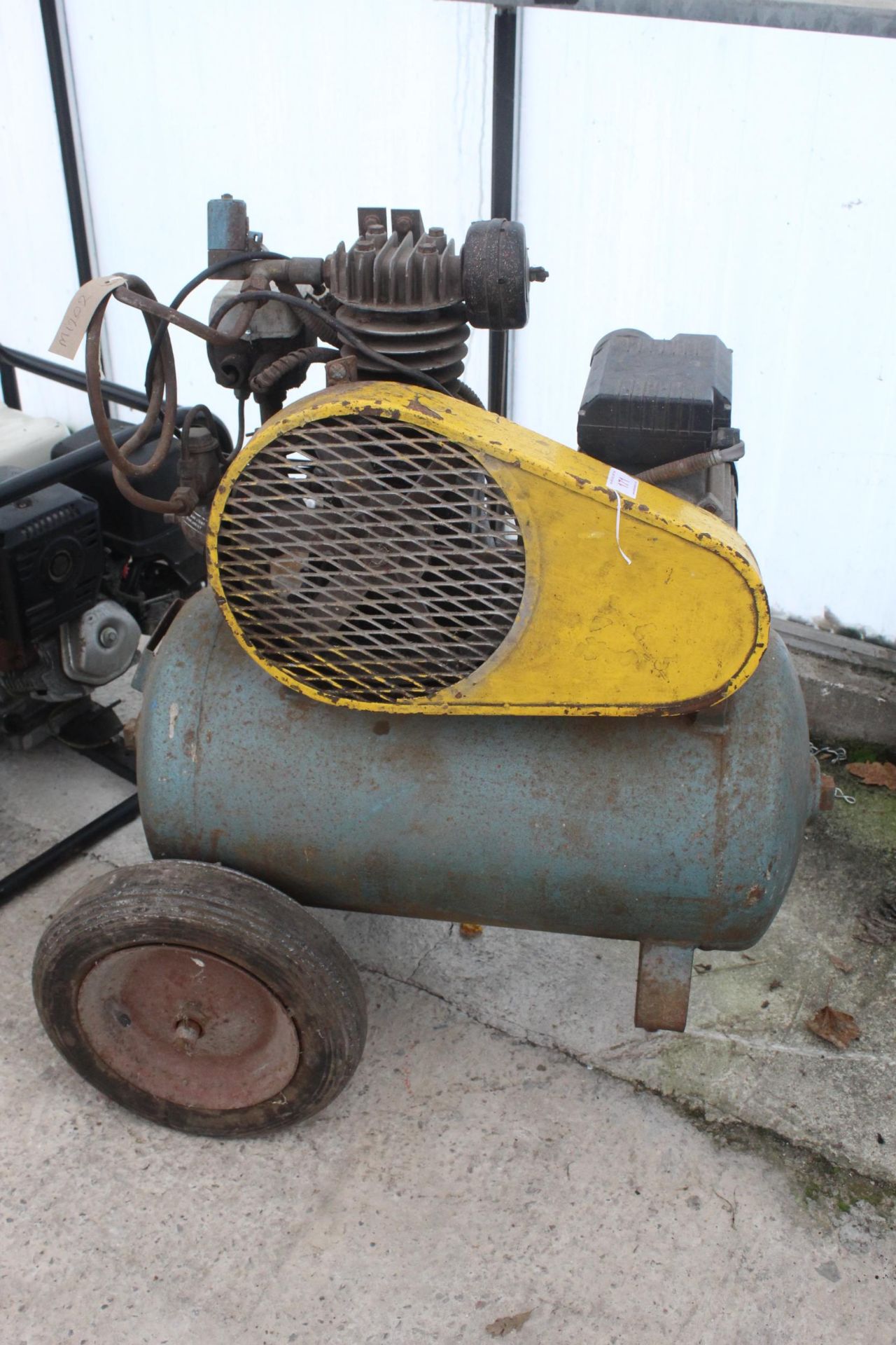 A 240 VOLT COMPRESSOR, 150 PSI (WORKING) NO VAT