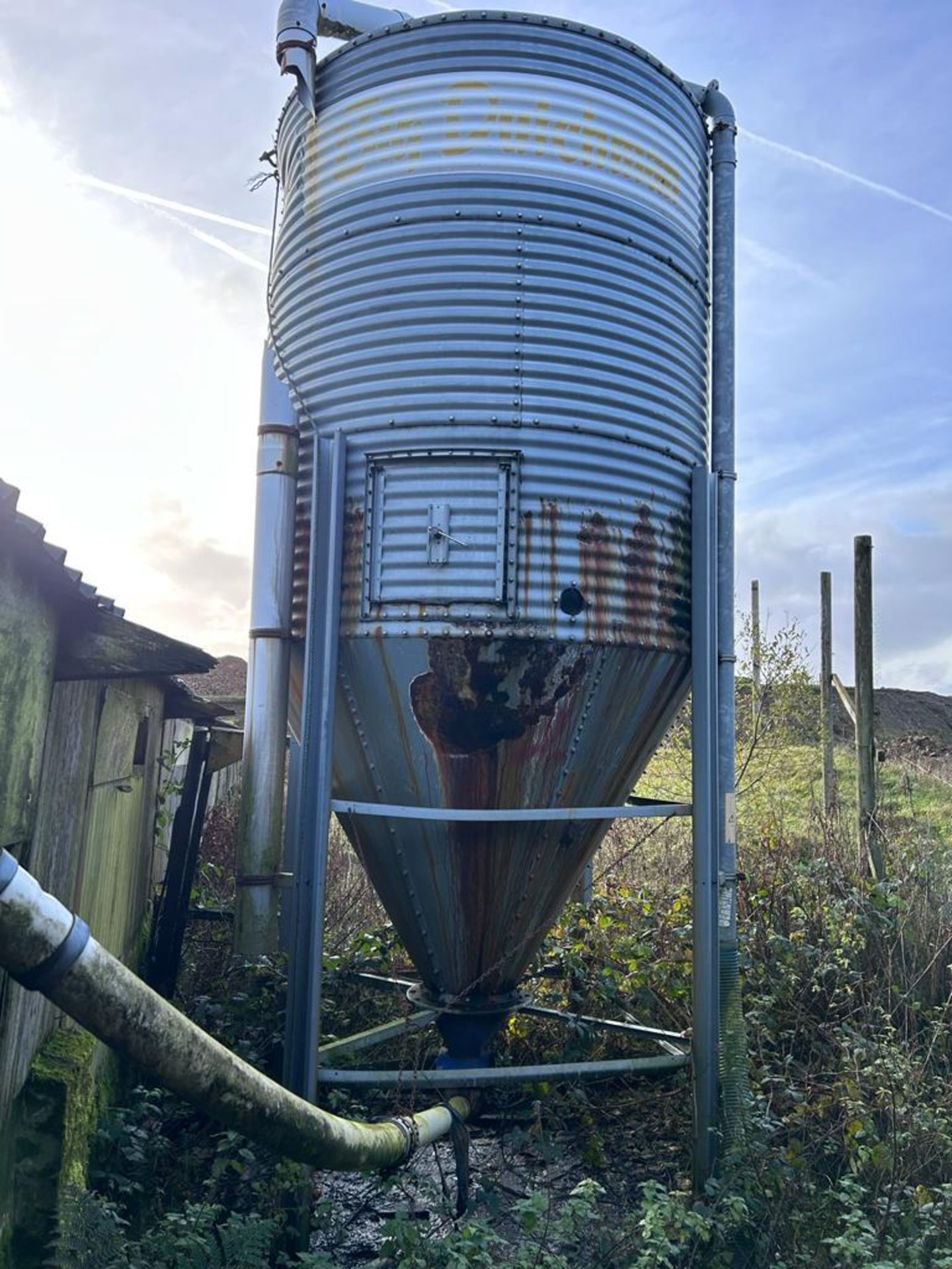 GRAIN SILO NO VAT TO BE COLLECTED FROM OLDHAM OL15 0RA THE VENDOR CAN DELIVER AT A COST - FURTHER - Image 2 of 5