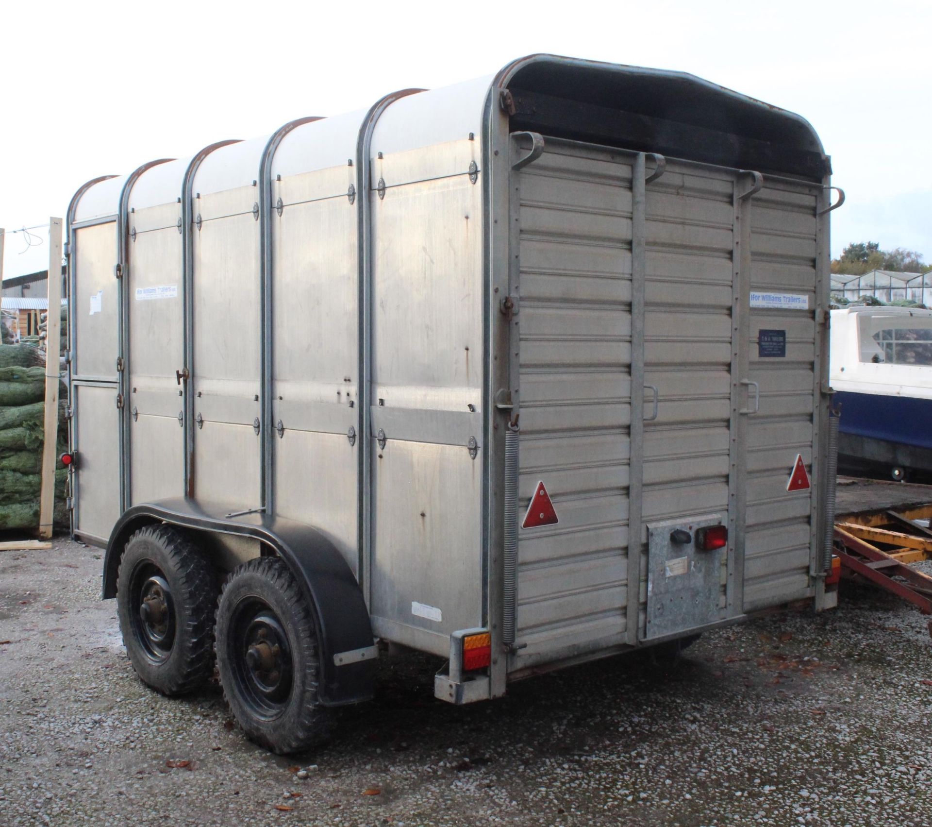 IFOR WILLIAMS TWIN AXLE STOCK TRAILER IN GOOD CONDITION NO VAT - Image 3 of 10