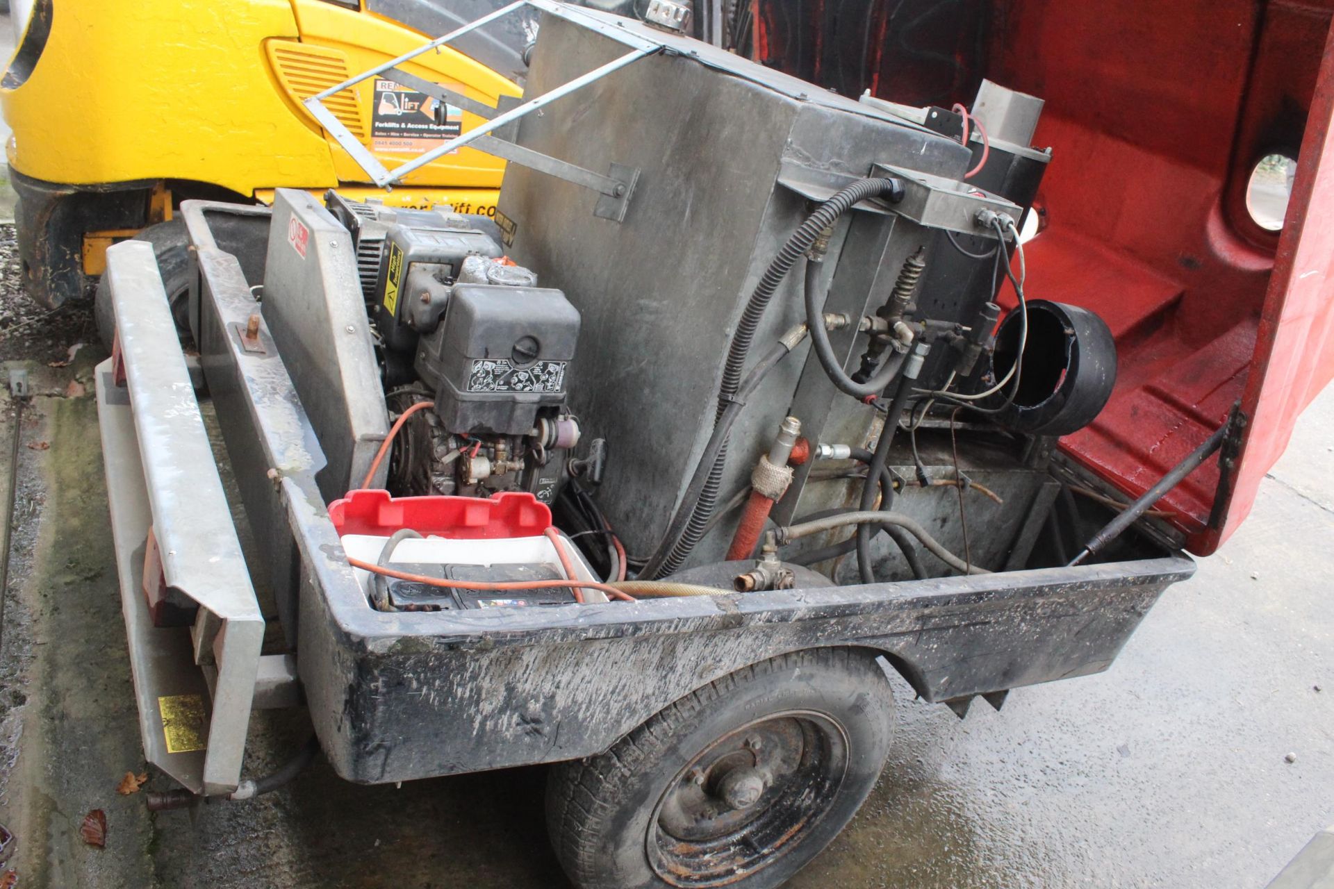 A STREET LASER BOWSER DIESEL POWERED STEAM CLEANER/ WASHER NO VAT - Image 7 of 9