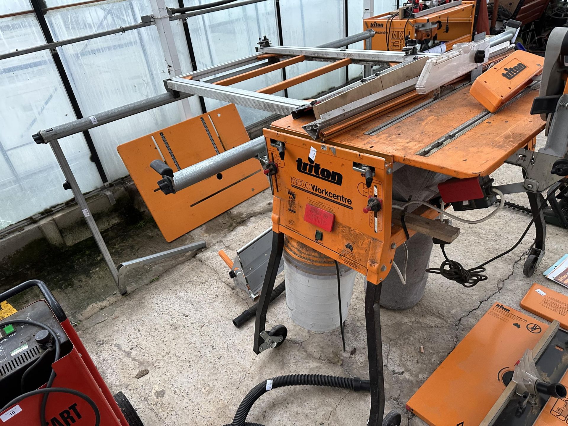 A TRITON 2000 WORKCENTRE COMPRISING OF A TABLE SAW AND ELECTRIC PLANER - BELIEVED COMPLETE - NO VAT - Bild 11 aus 11