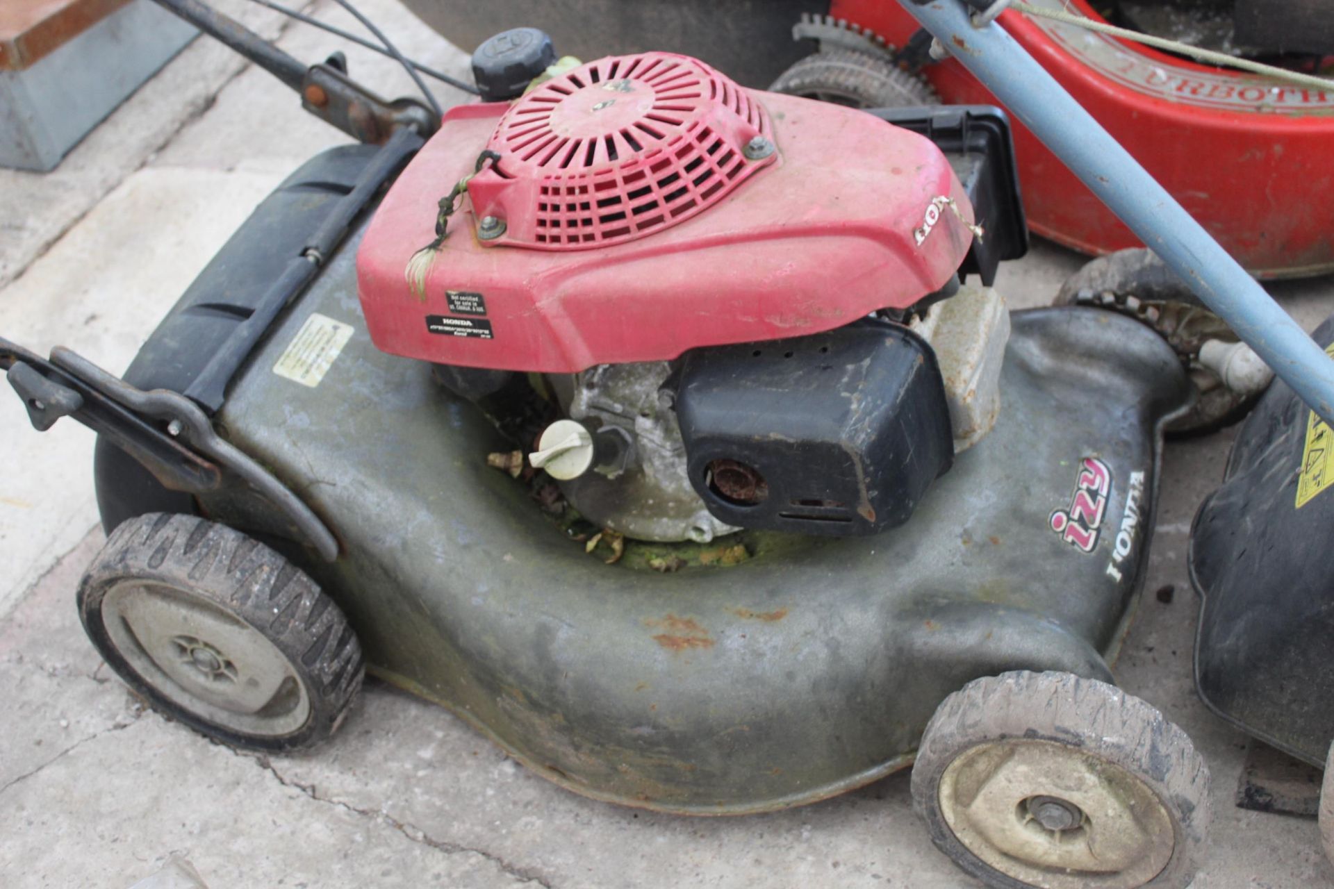 2 HONDA MOWERS NO VAT - Image 3 of 3